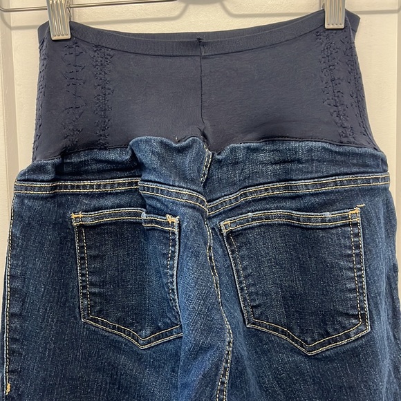 Old Navy boyfriend skinny maternity stretch jeans - Picture 5 of 6